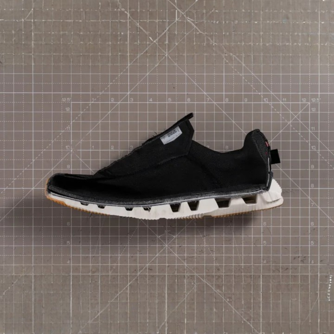 Cloudnova Form 2 Ivory | Black
