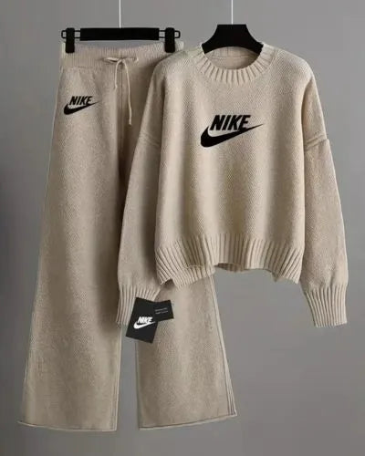 Nike Cropped Knit Set