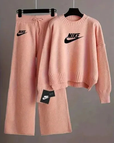 Nike Cropped Knit Set