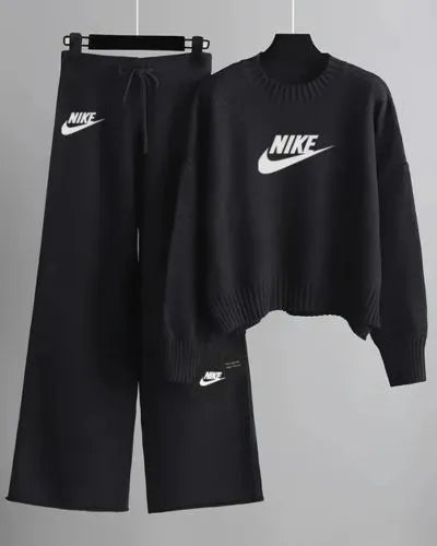 Nike Cropped Knit Set