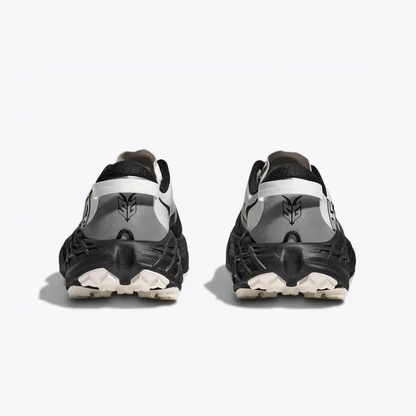 Speedgoat 7 Black/White