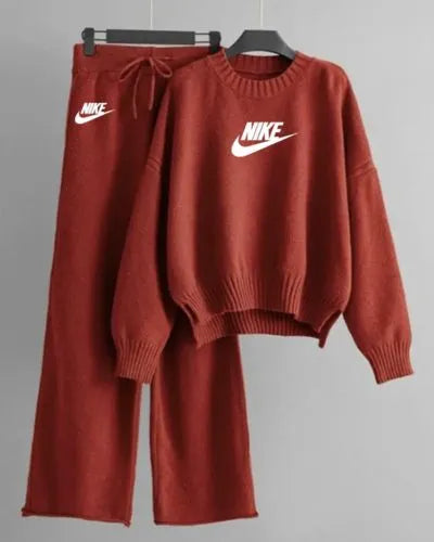 Nike Cropped Knit Set
