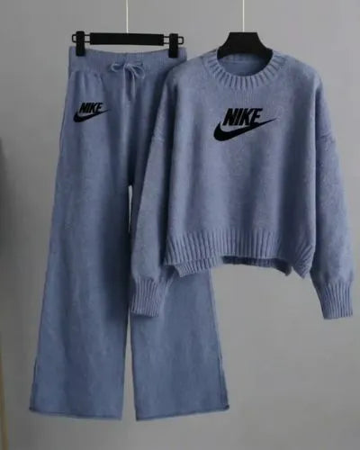 Nike Cropped Knit Set